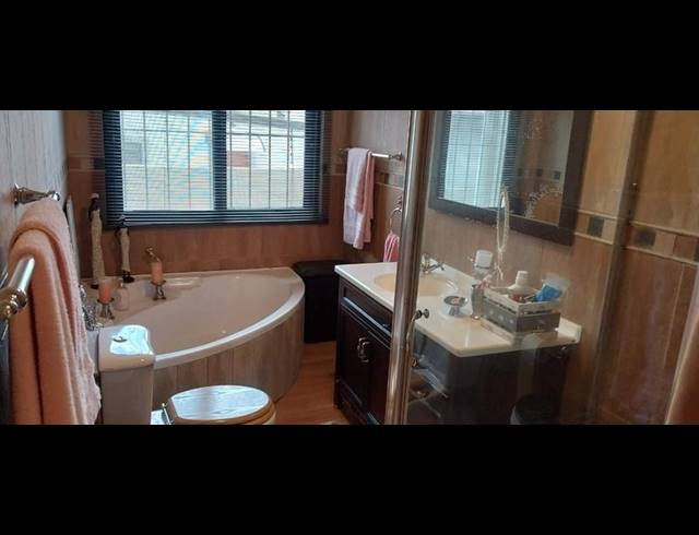 3 BEDROOM HOUSE FOR SALE IN KENSINGTON